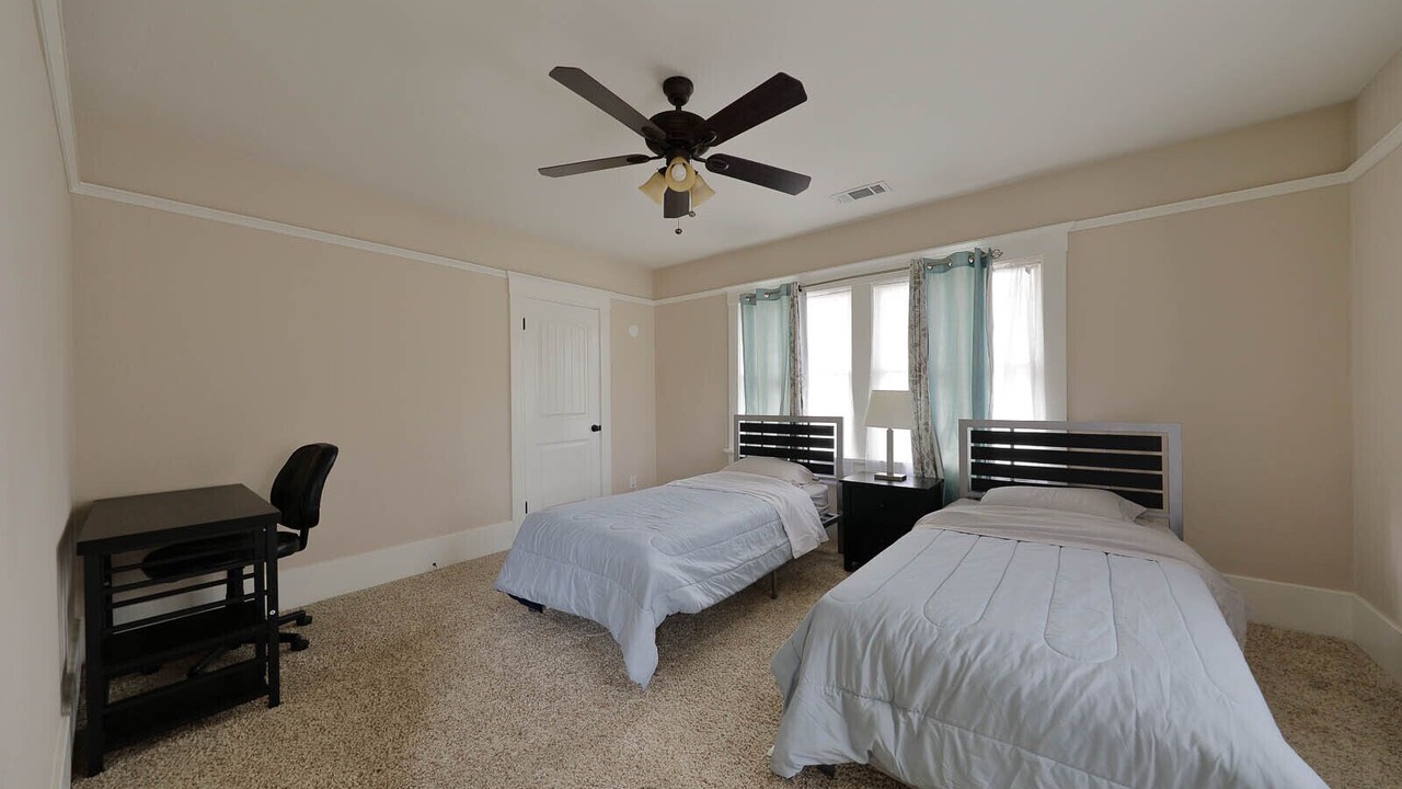 Photo of Bedroom in Downtown Riverside