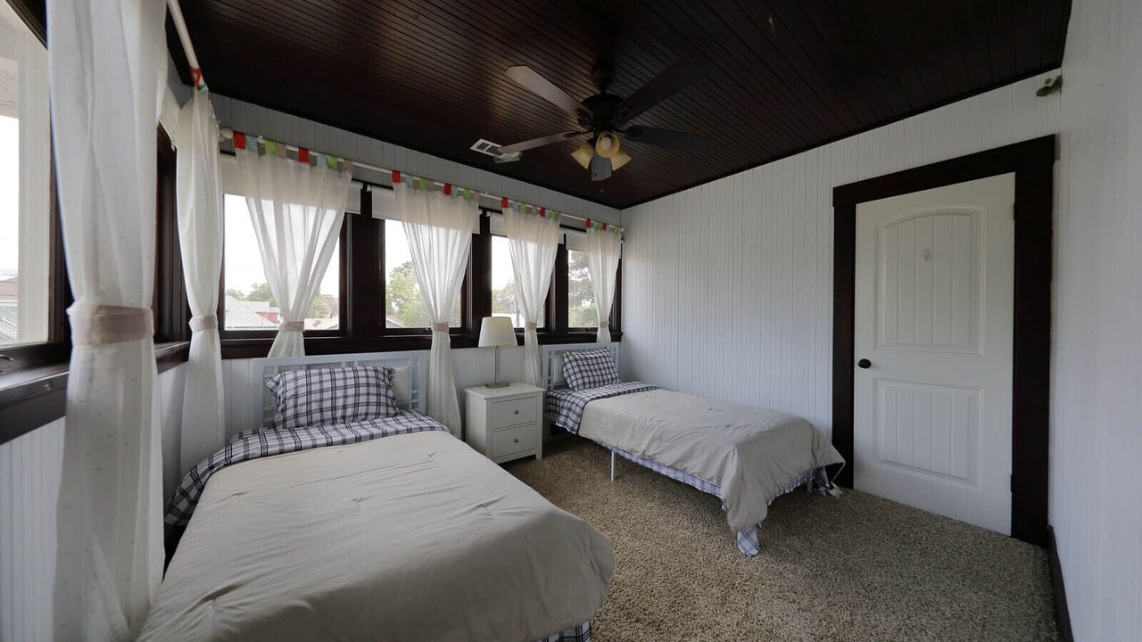Photo of Bedroom in Downtown Riverside