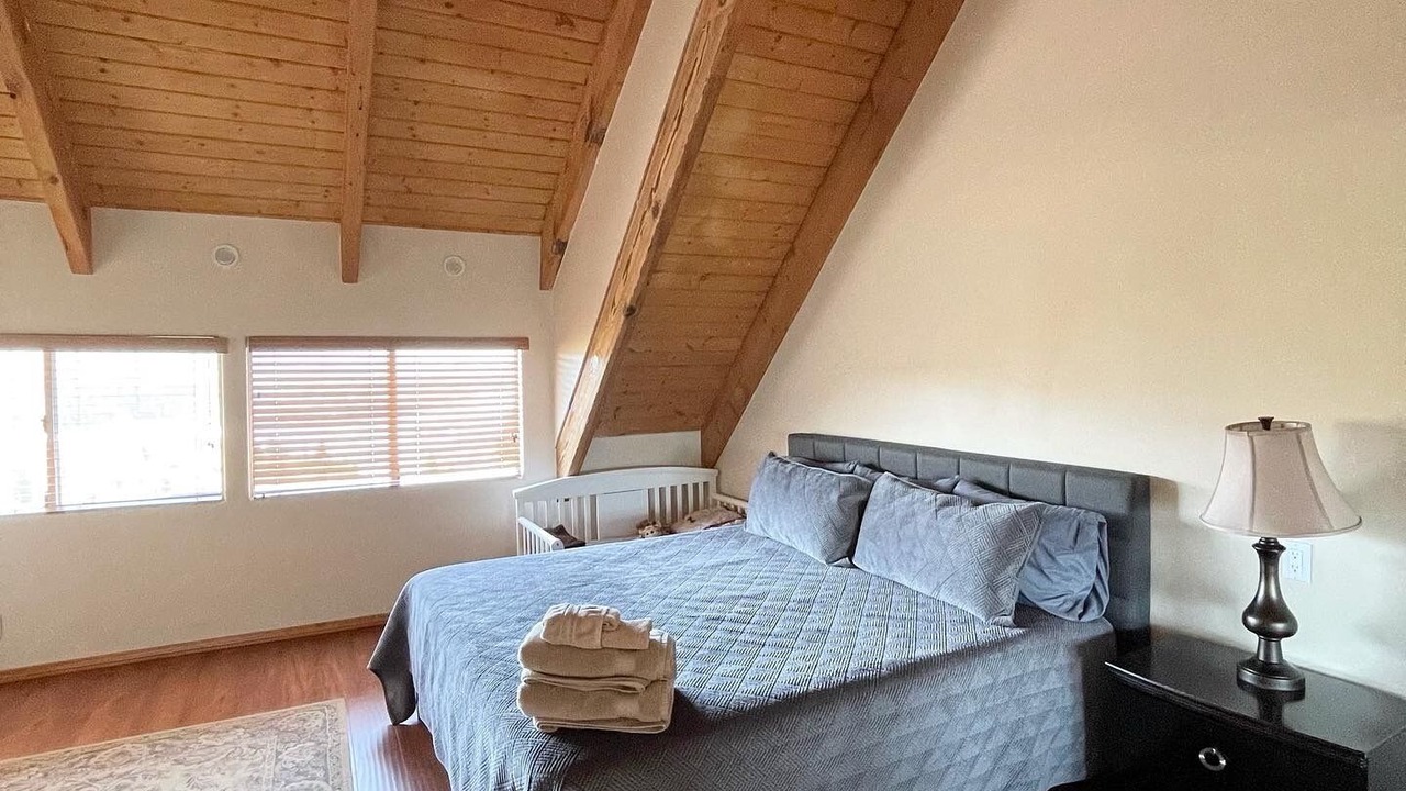 Photo of Bedroom in Lake Arrowhead