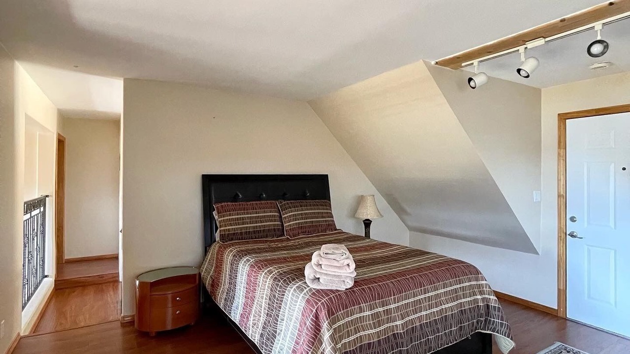 Photo of Bedroom in Lake Arrowhead
