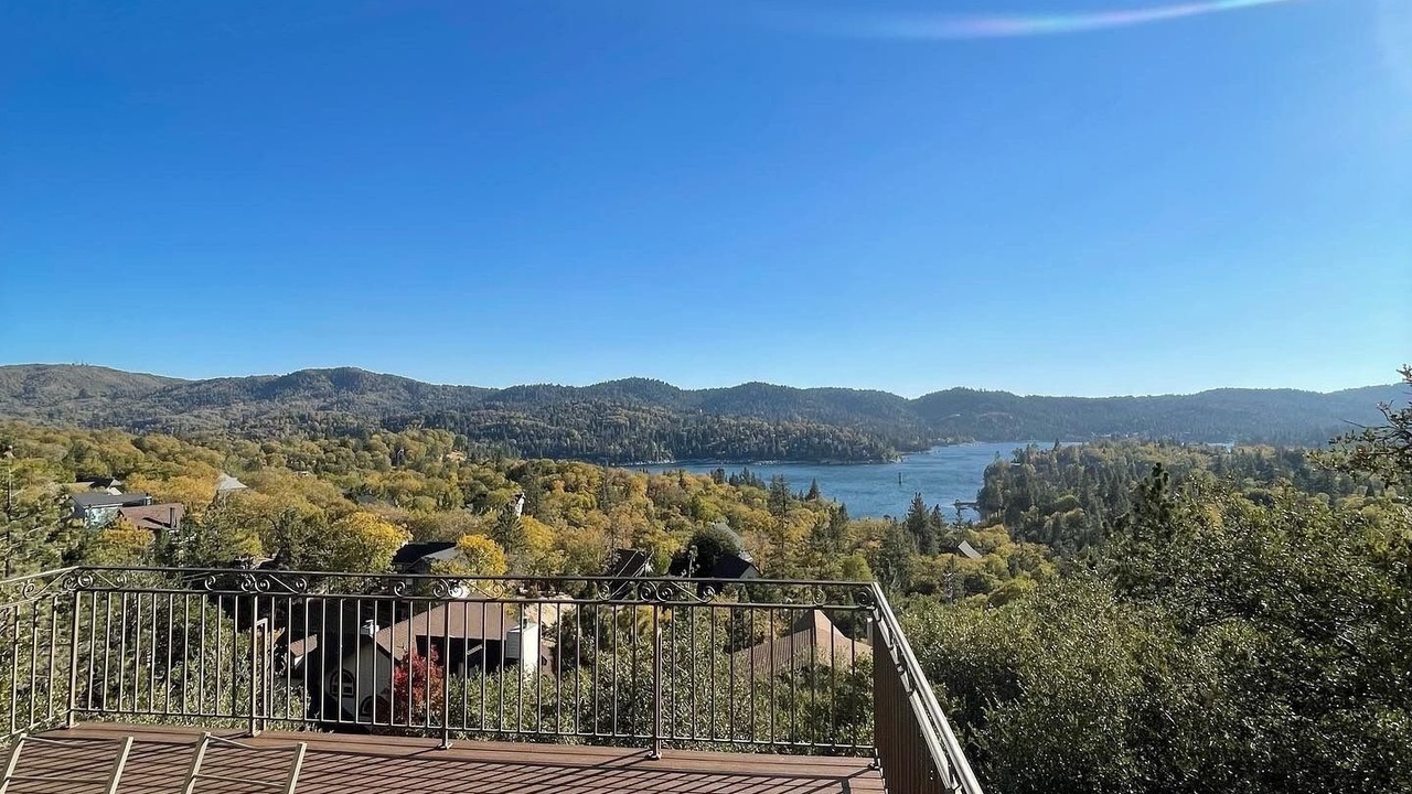 Photo of Patio Balcony in Lake Arrowhead