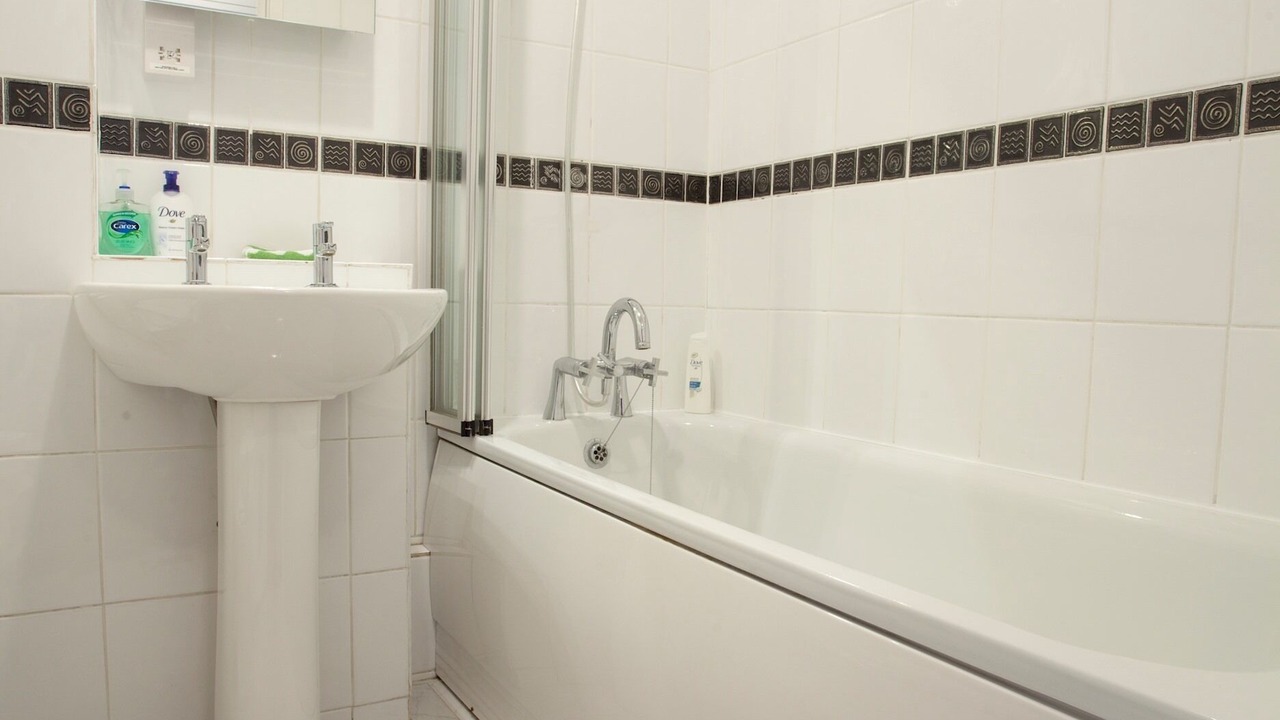 Photo of Bathroom in Tower Hill