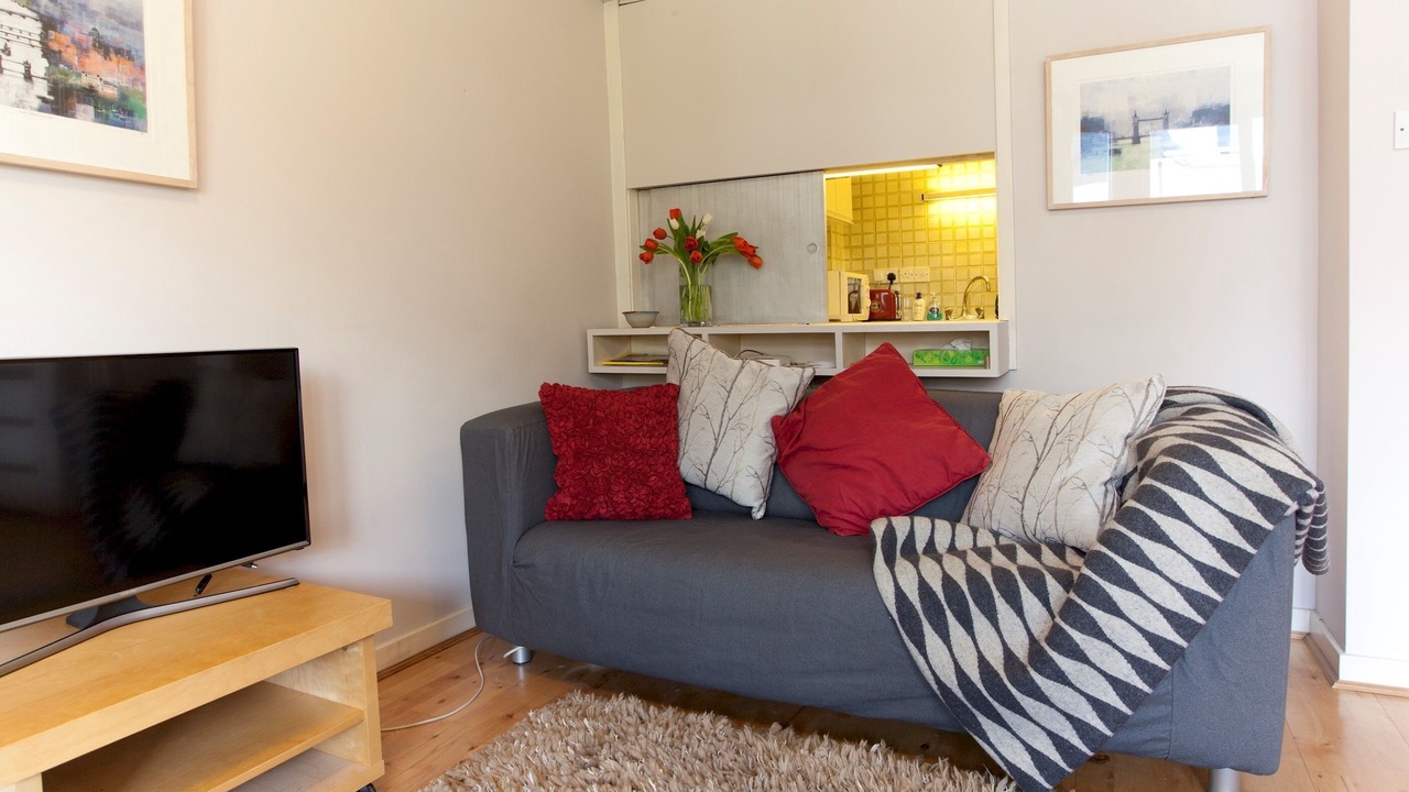 Photo of Livingroom in Tower Hill