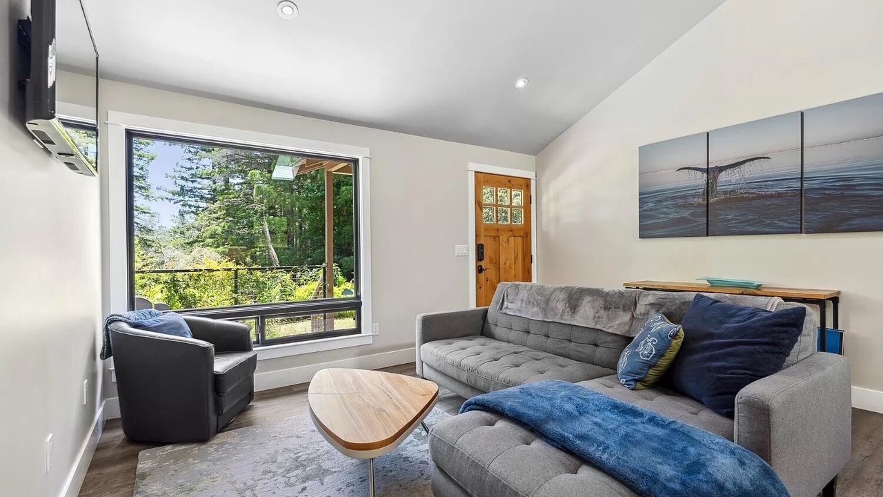 Photo of Livingroom in Anchor Bay