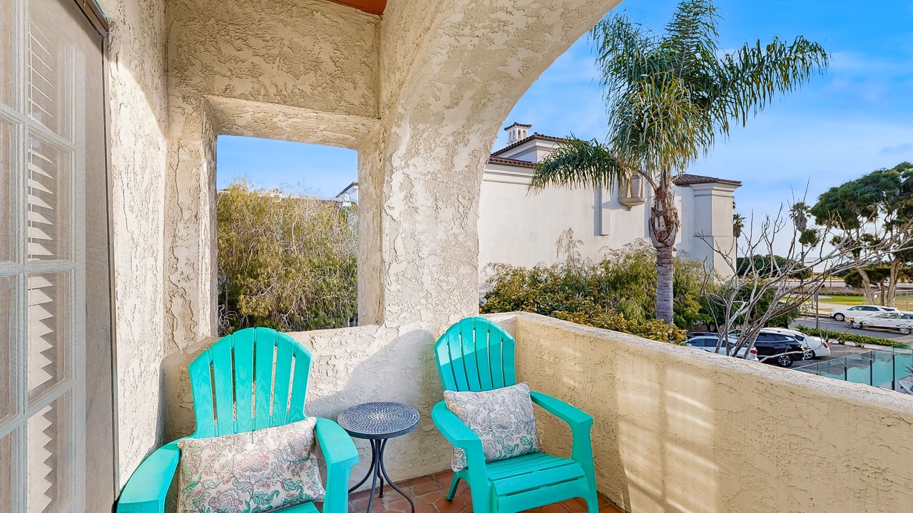 Photo of Patio Balcony in East Beach