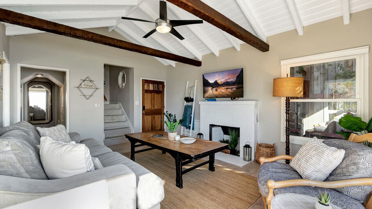 Photo of Livingroom in South Laguna