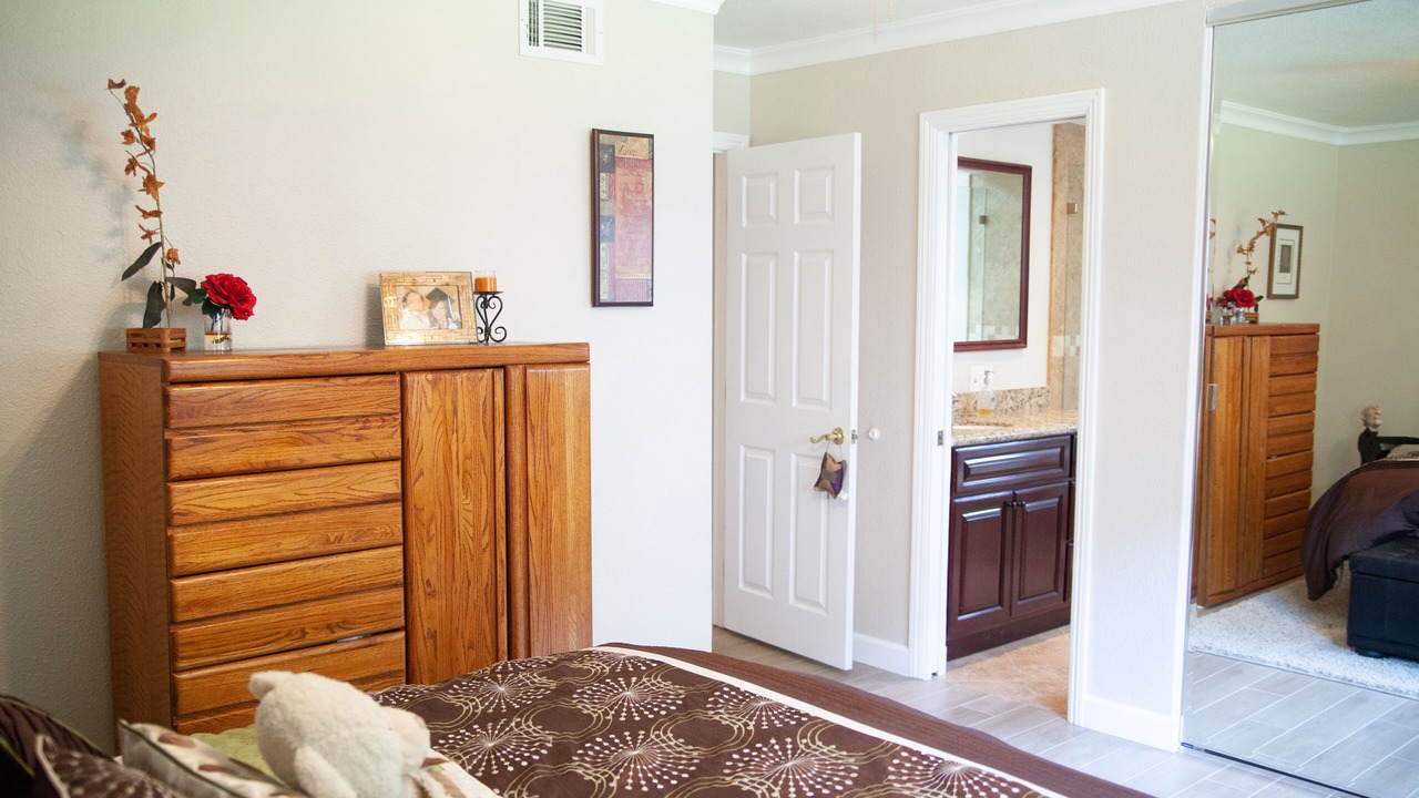 Photo of Bedroom in Orange