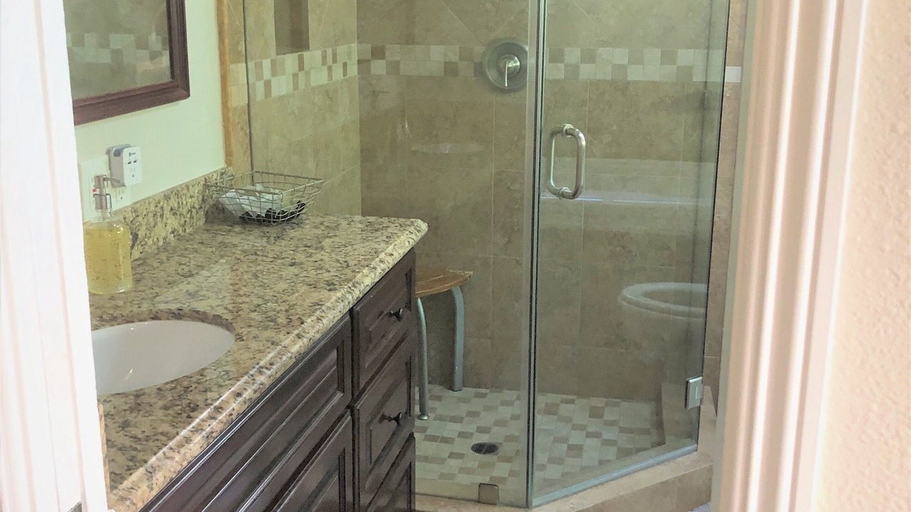 Photo of Bathroom in Orange