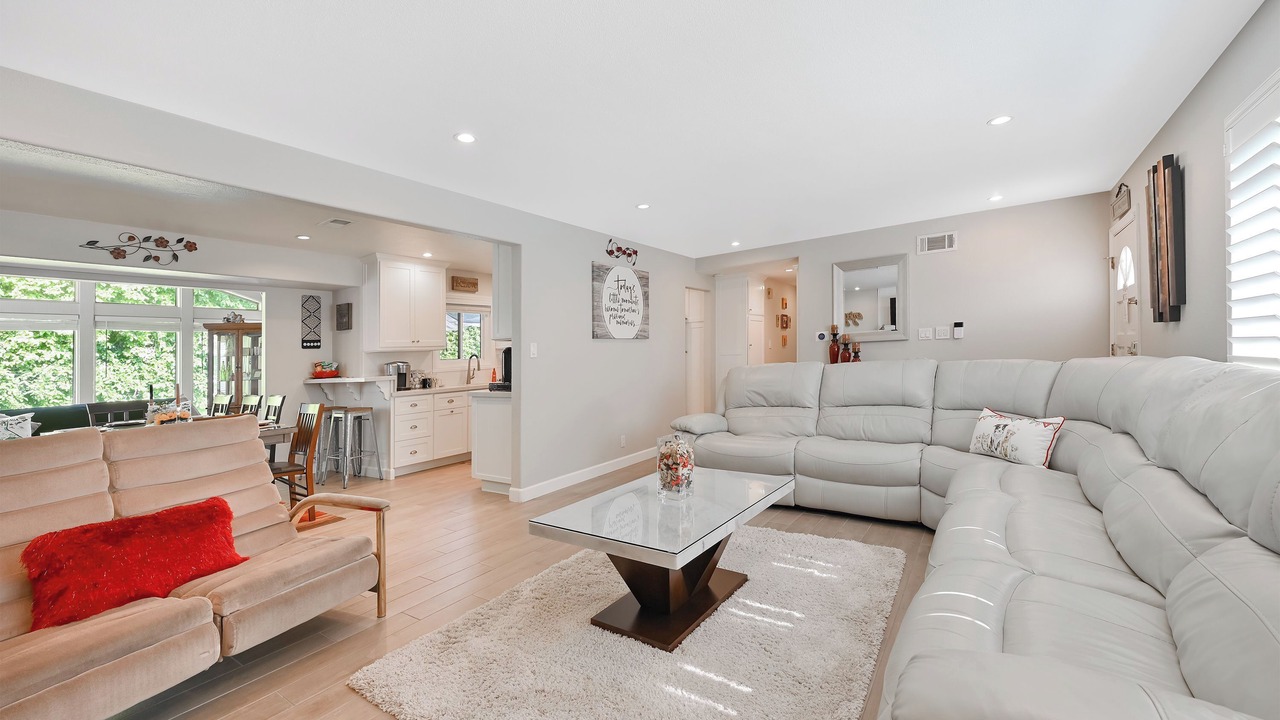 Photo of Livingroom in Orange