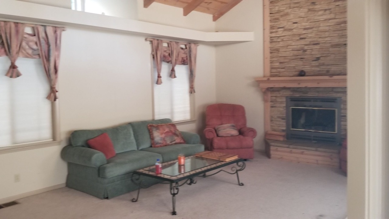 Photo of Livingroom in Cascadel Woods