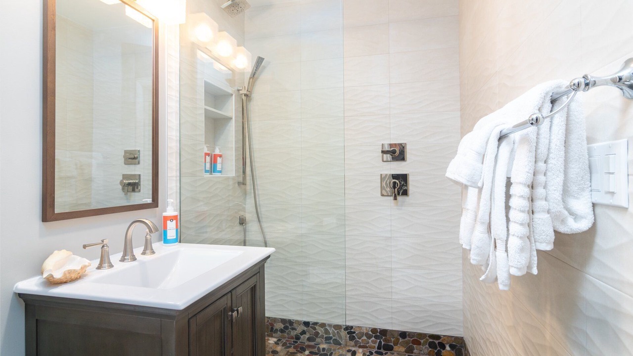 Photo of Bathroom in Carpinteria