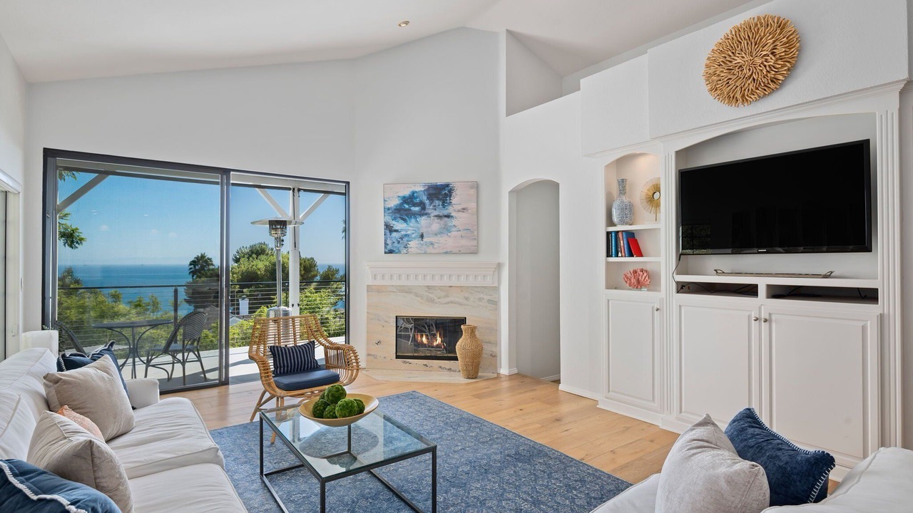 Photo of Livingroom in Santa Barbara
