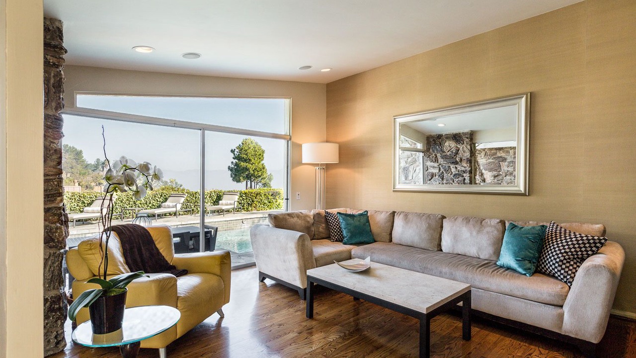 Photo of Livingroom in Hollywood Hills West