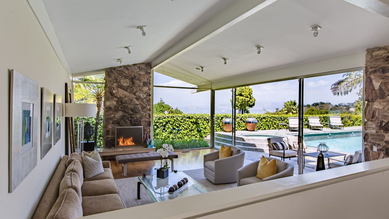 Photo of Livingroom in Hollywood Hills West
