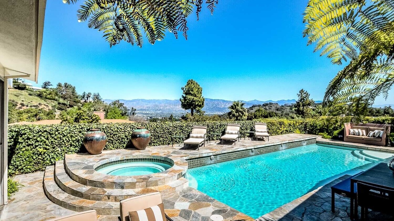 Photo of Outdoor in Hollywood Hills West