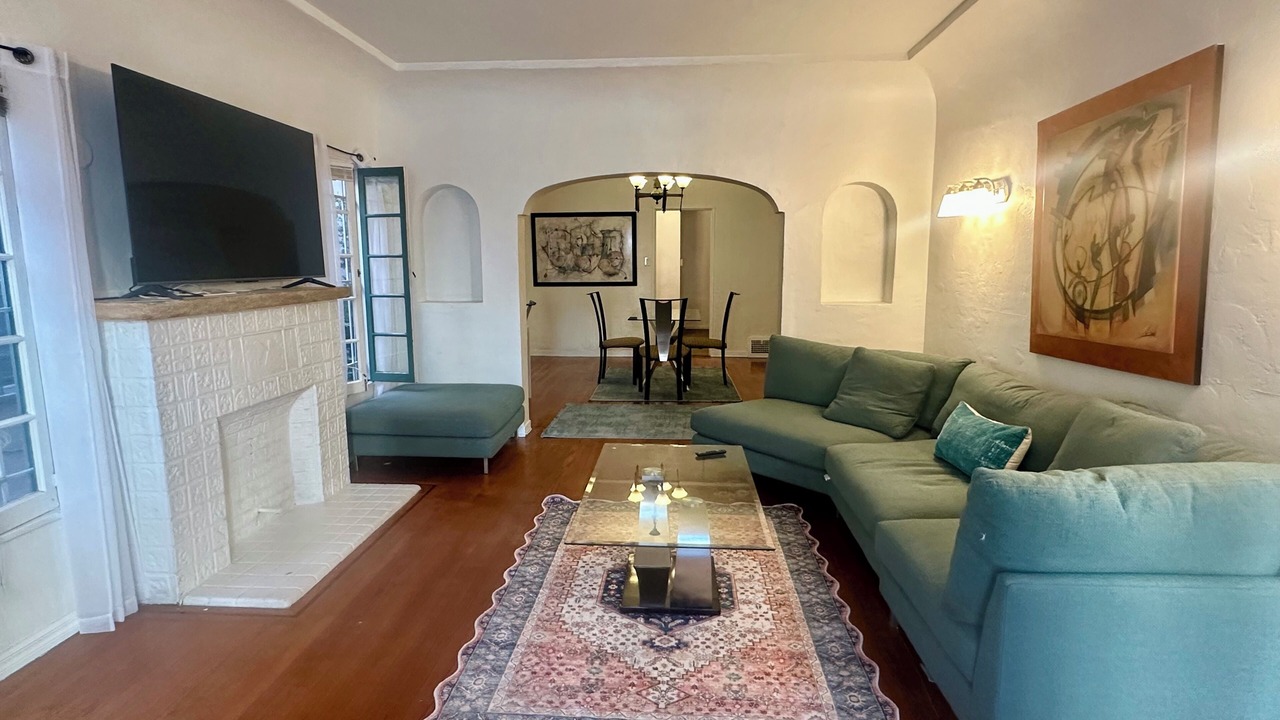 Photo of Livingroom in La Brea