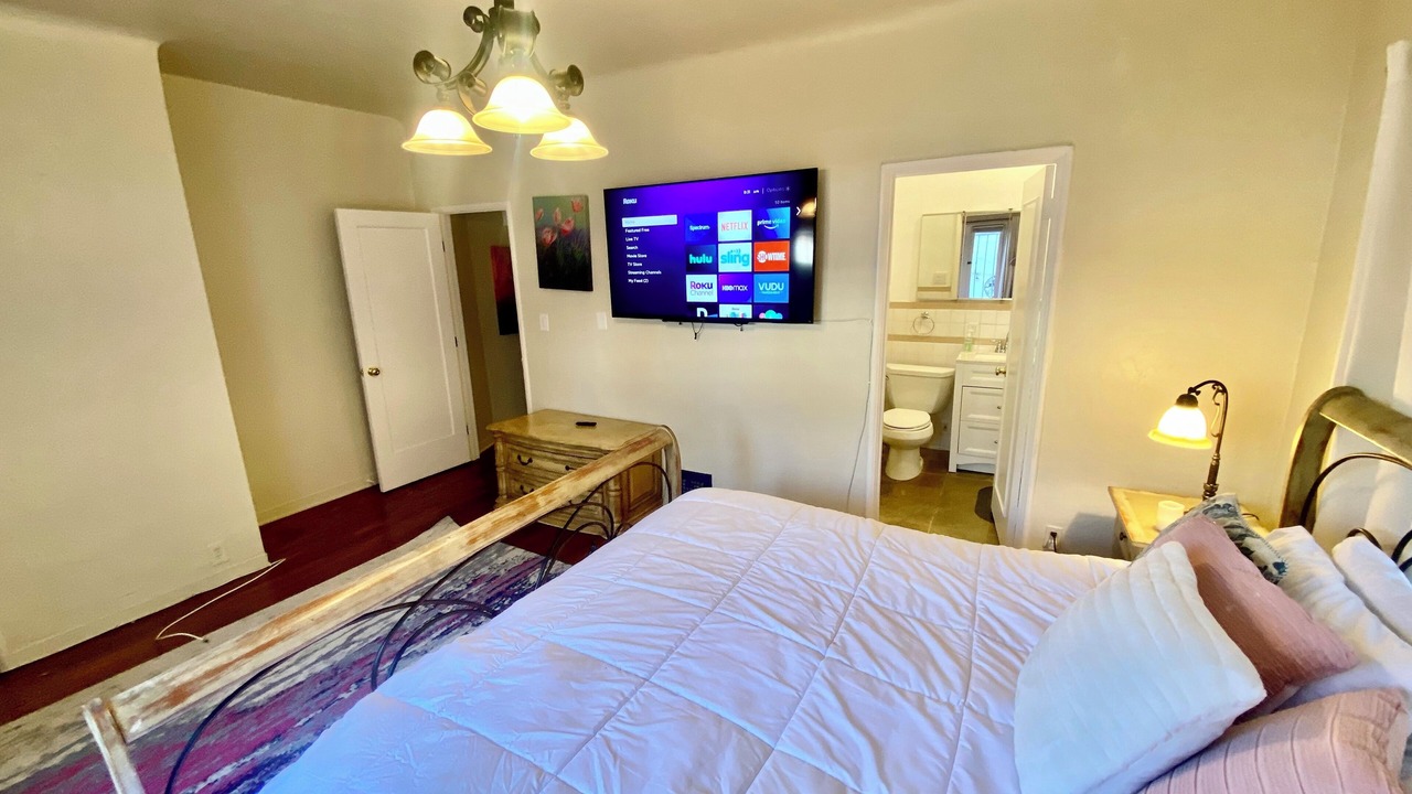 Photo of Bedroom in La Brea