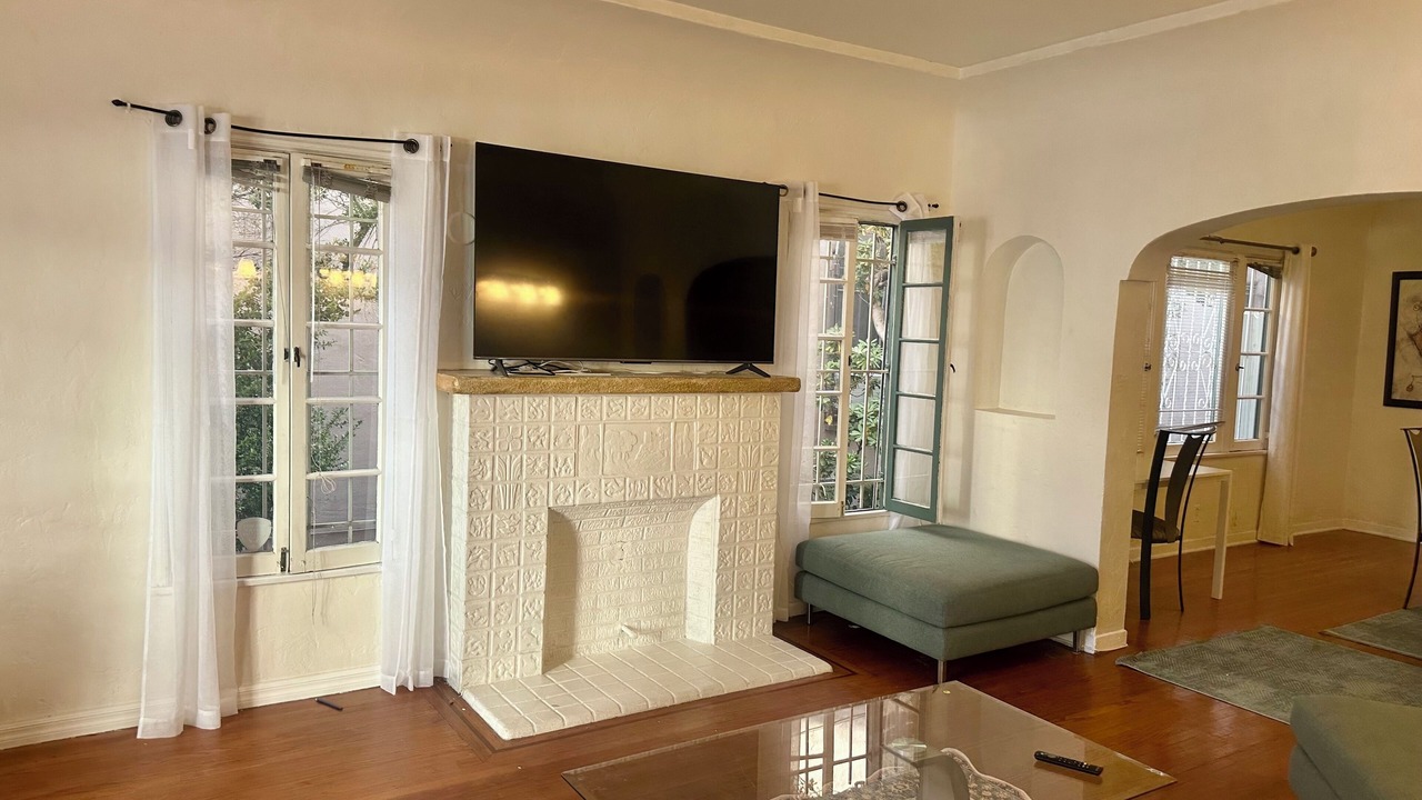 Photo of Livingroom in La Brea