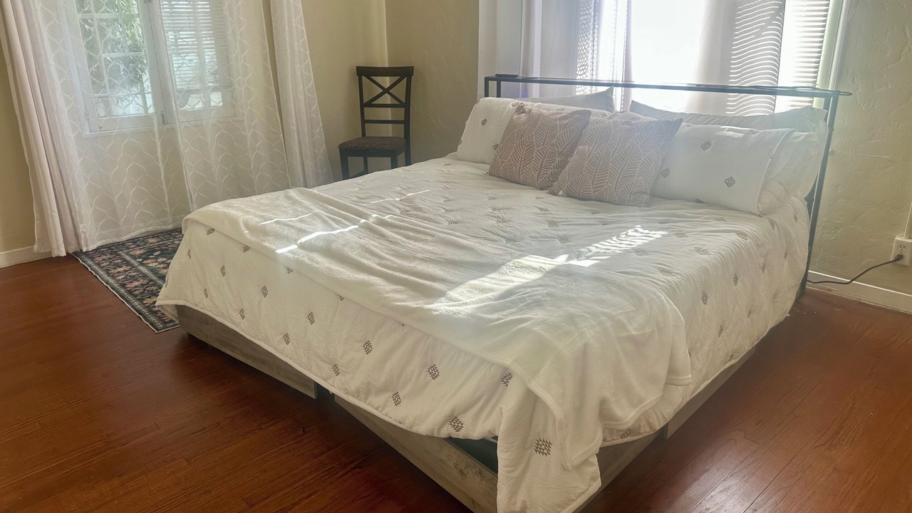 Photo of Bedroom in La Brea