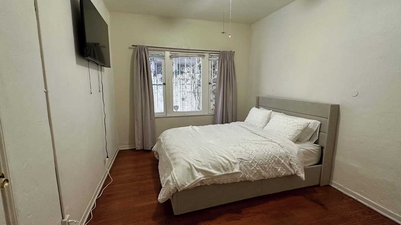 Photo of Bedroom in La Brea