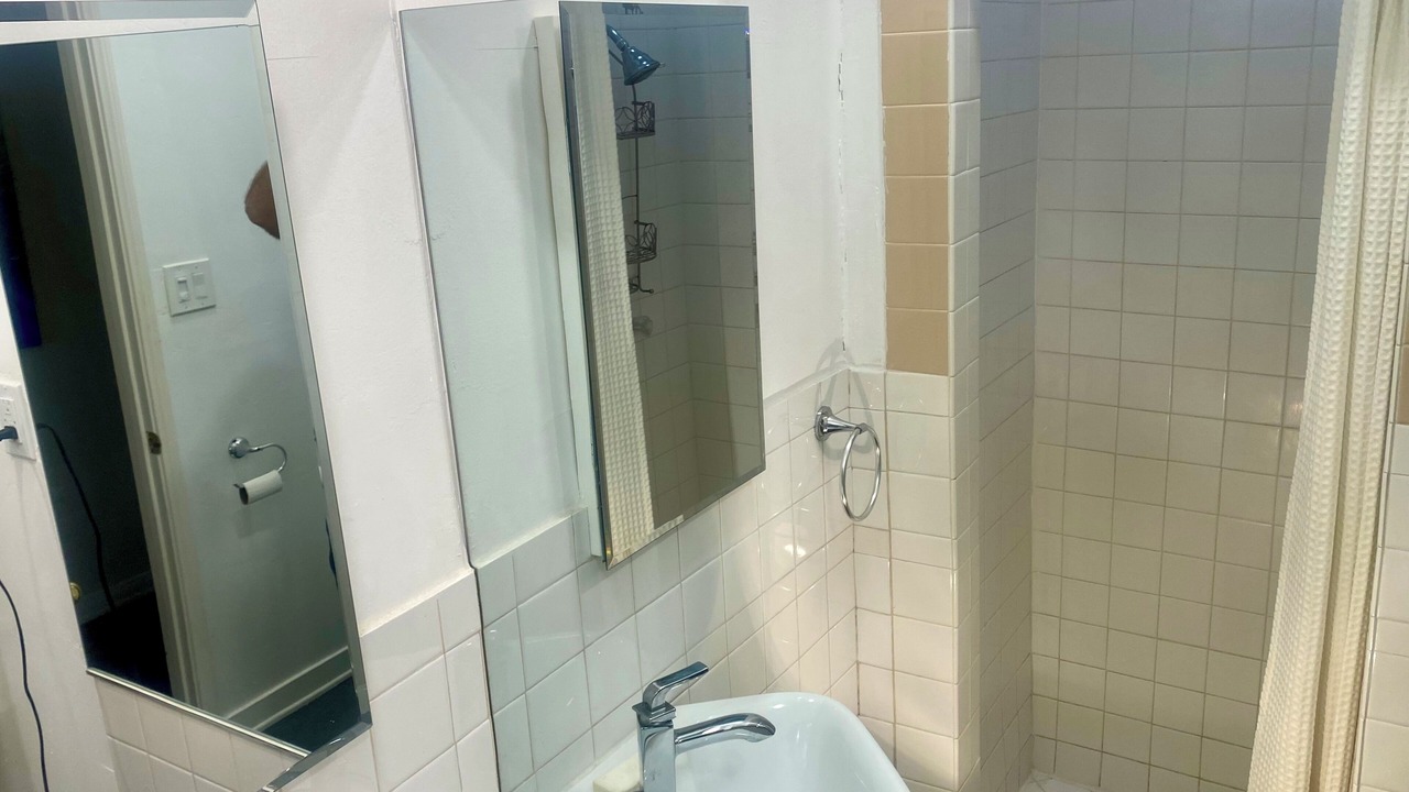 Photo of Bathroom in La Brea