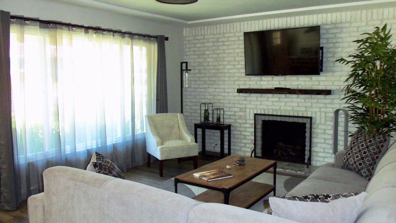 Photo of Livingroom in Ventura