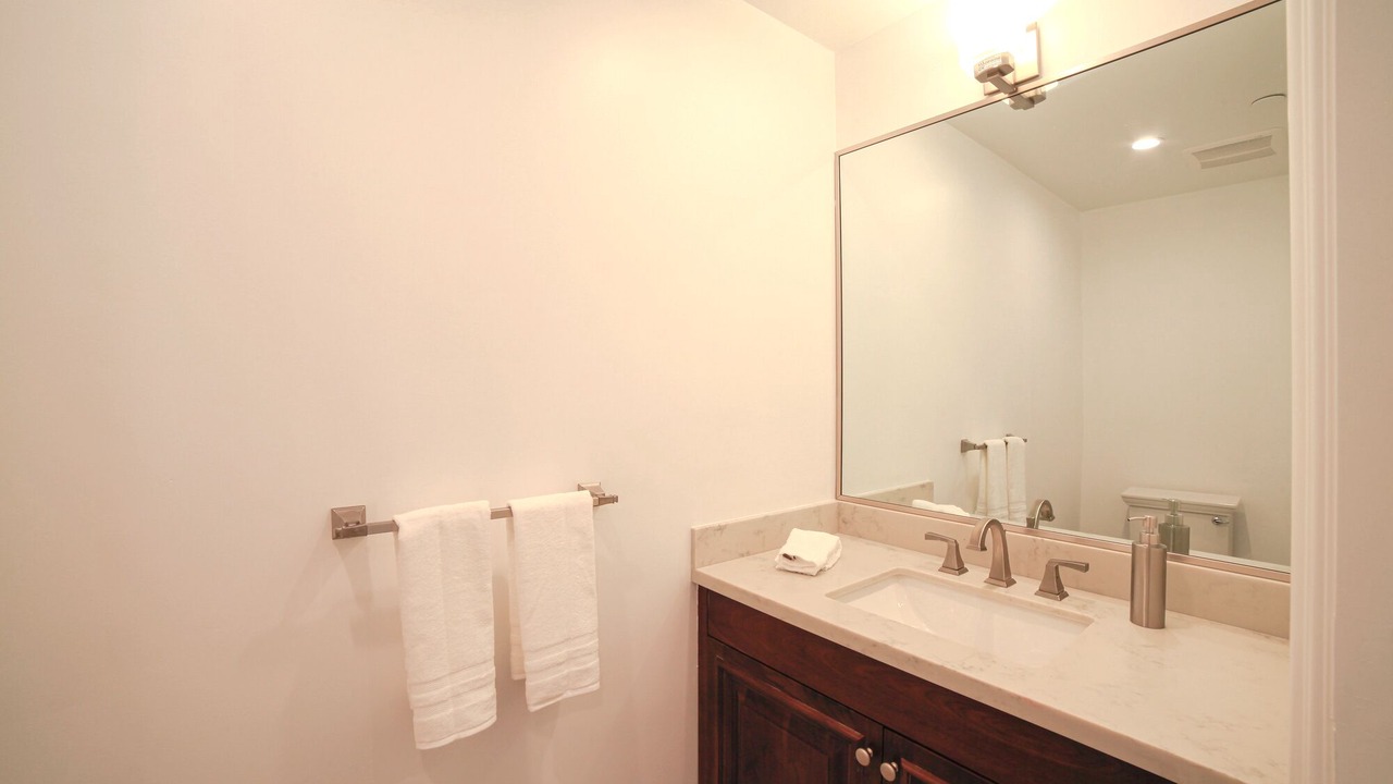 Photo of Bedroom in Pico - Robertson