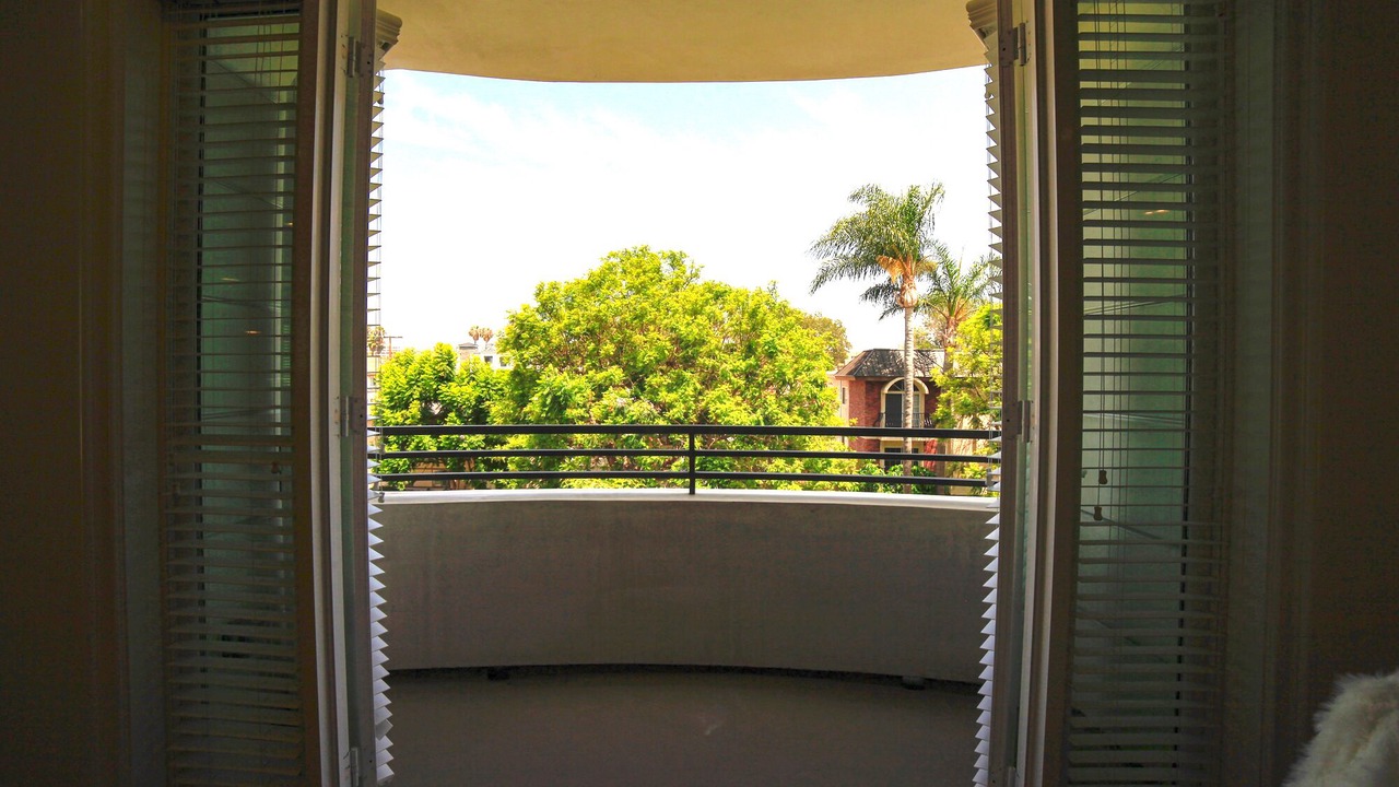 Photo of Patio Balcony in Pico - Robertson