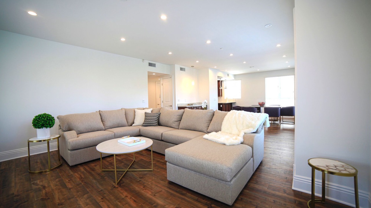 Photo of Livingroom in Pico - Robertson