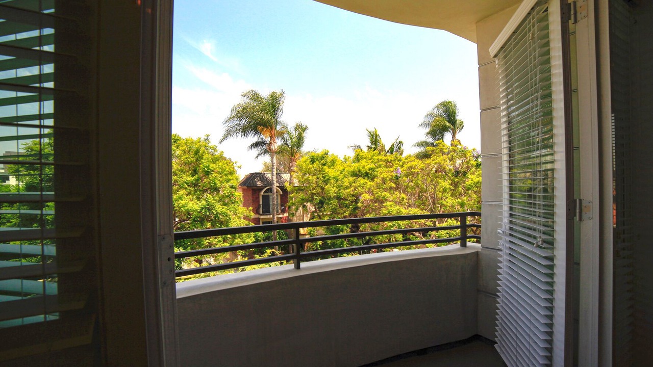 Photo of Patio Balcony in Pico - Robertson