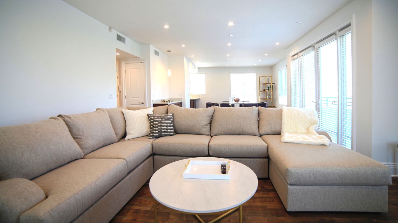 Photo of Livingroom in Pico - Robertson