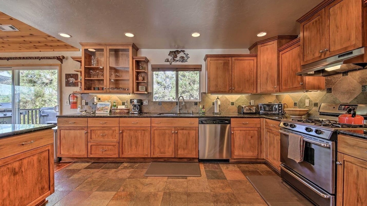 Photo of Kitchen in Castle Glen Estates