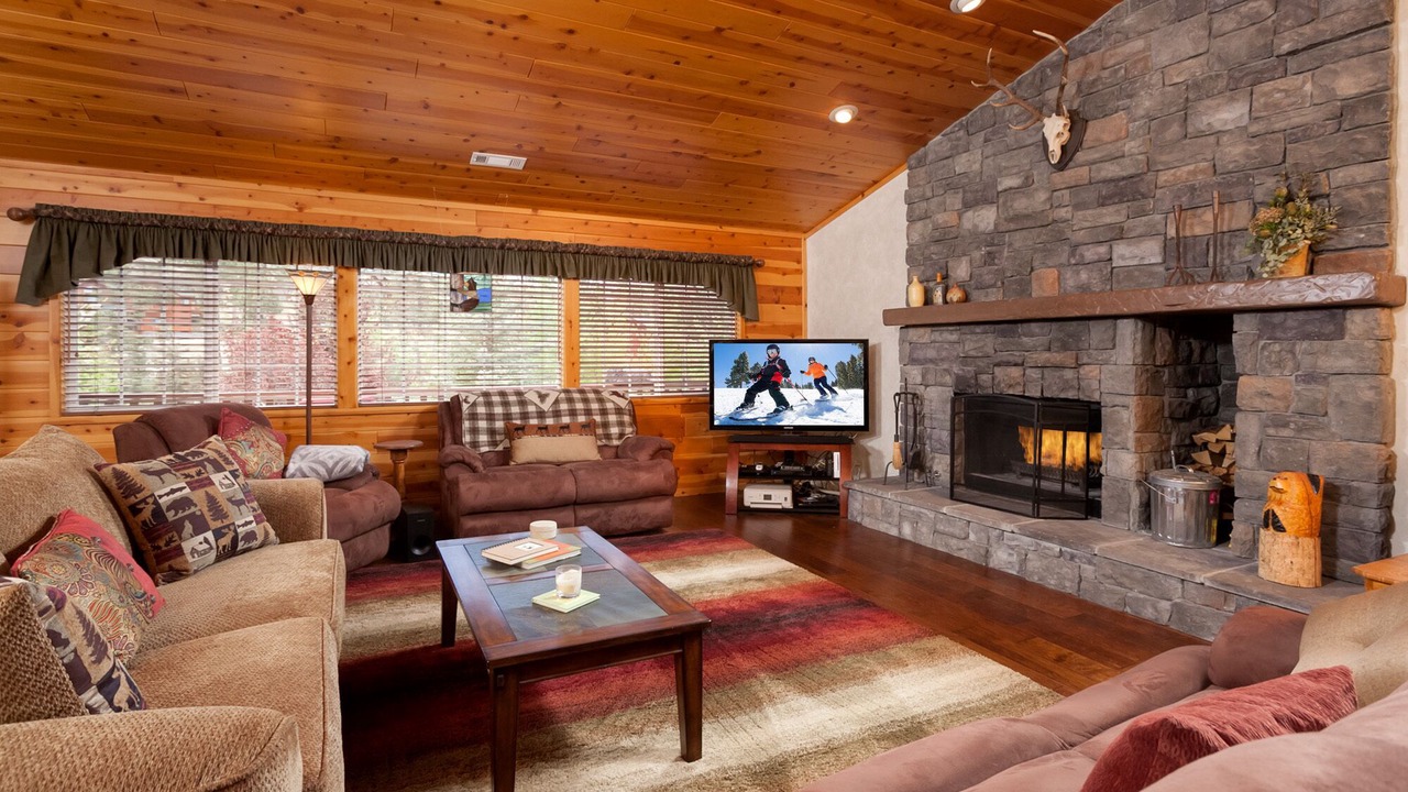 Photo of Livingroom in Castle Glen Estates