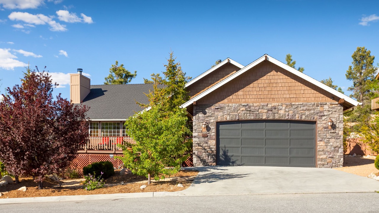 Photo of Outdoor in Castle Glen Estates