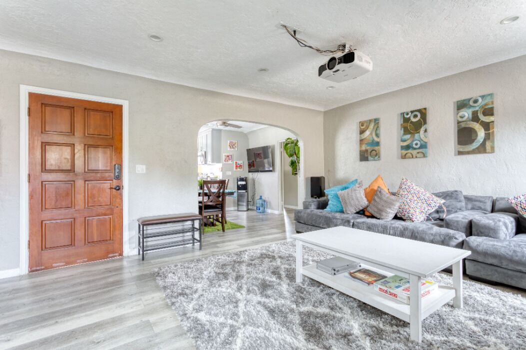 Photo of Livingroom in East Pasadena