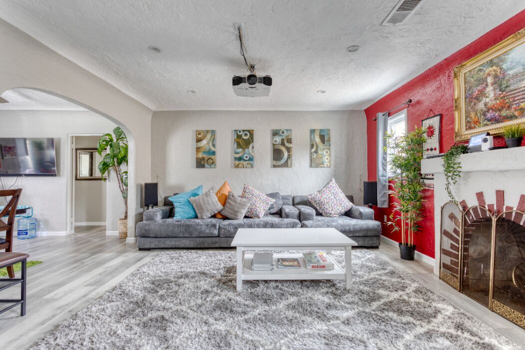 Photo of Livingroom in East Pasadena