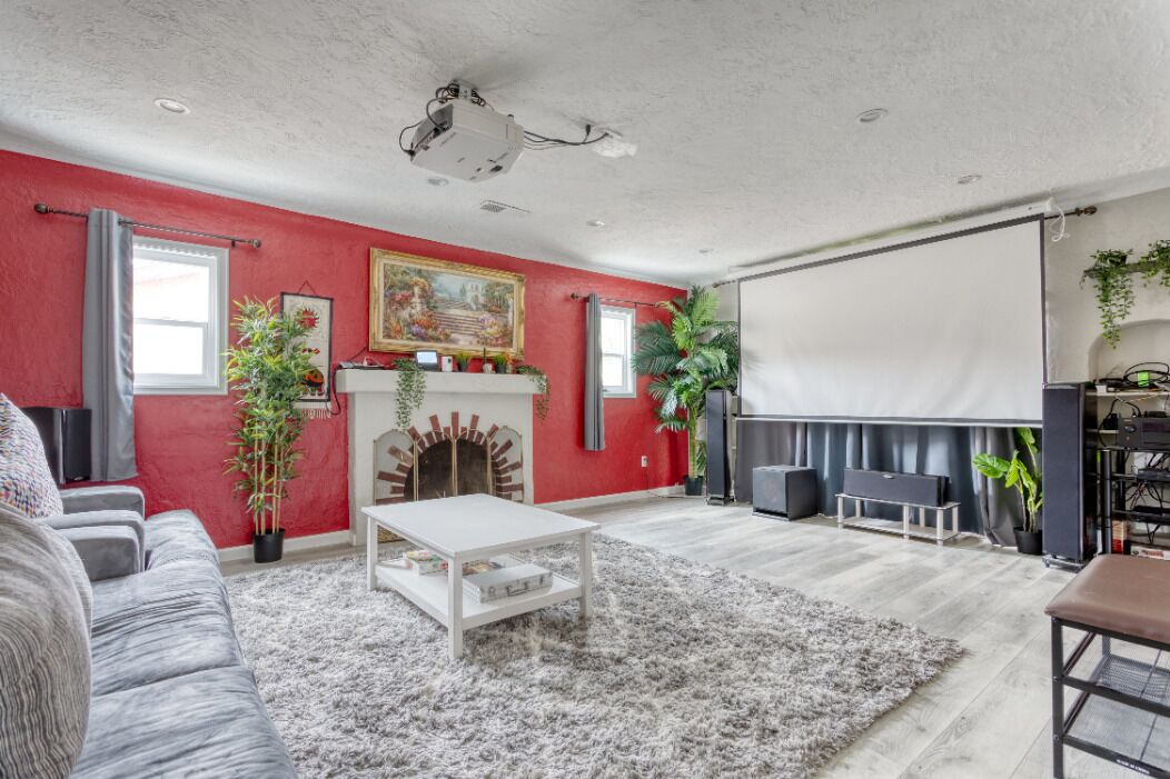 Photo of Livingroom in East Pasadena