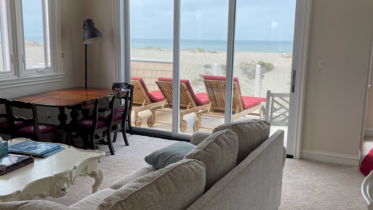 Photo of Livingroom in Oxnard Shores