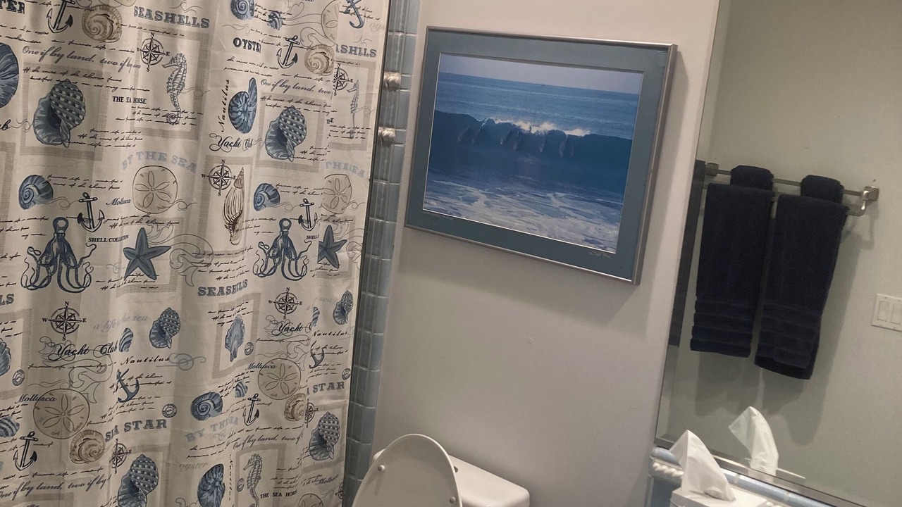 Photo of Bathroom in Oxnard Shores