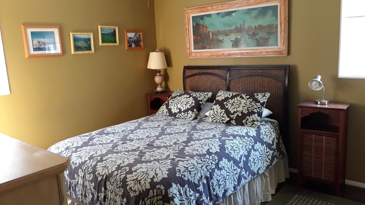 Photo of Bedroom in Bolsa Chica-Heil