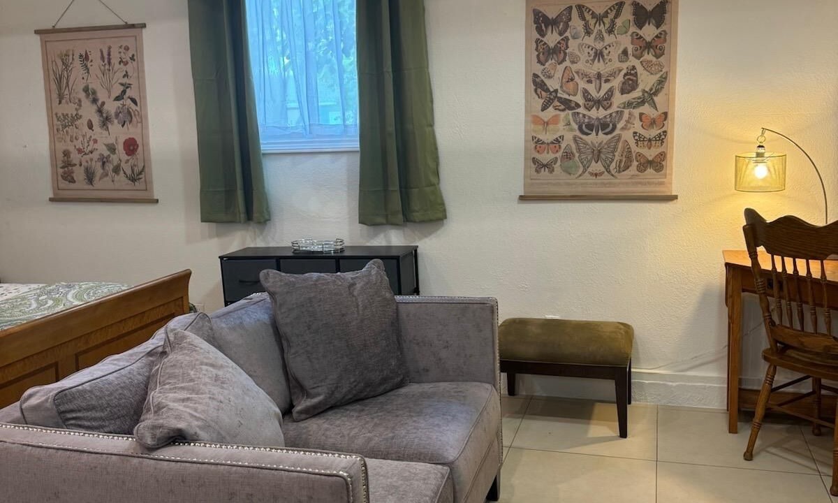 Photo of Livingroom in Van Nuys