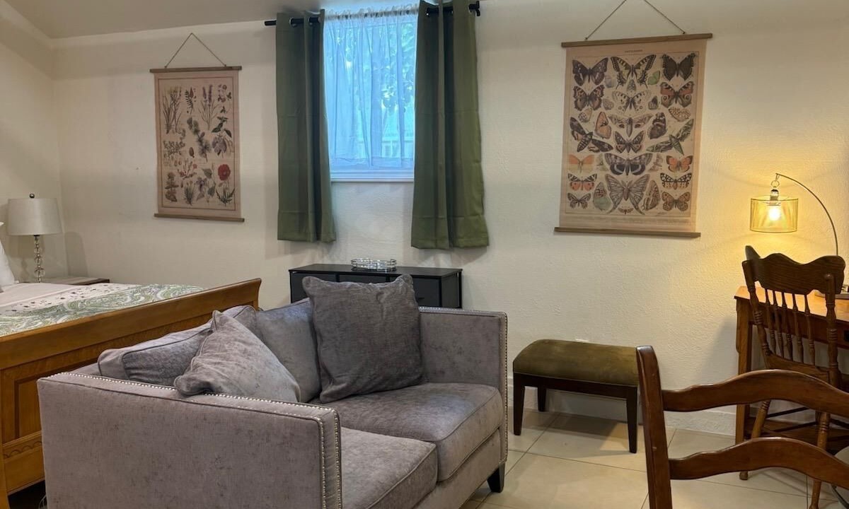 Photo of Livingroom in Van Nuys