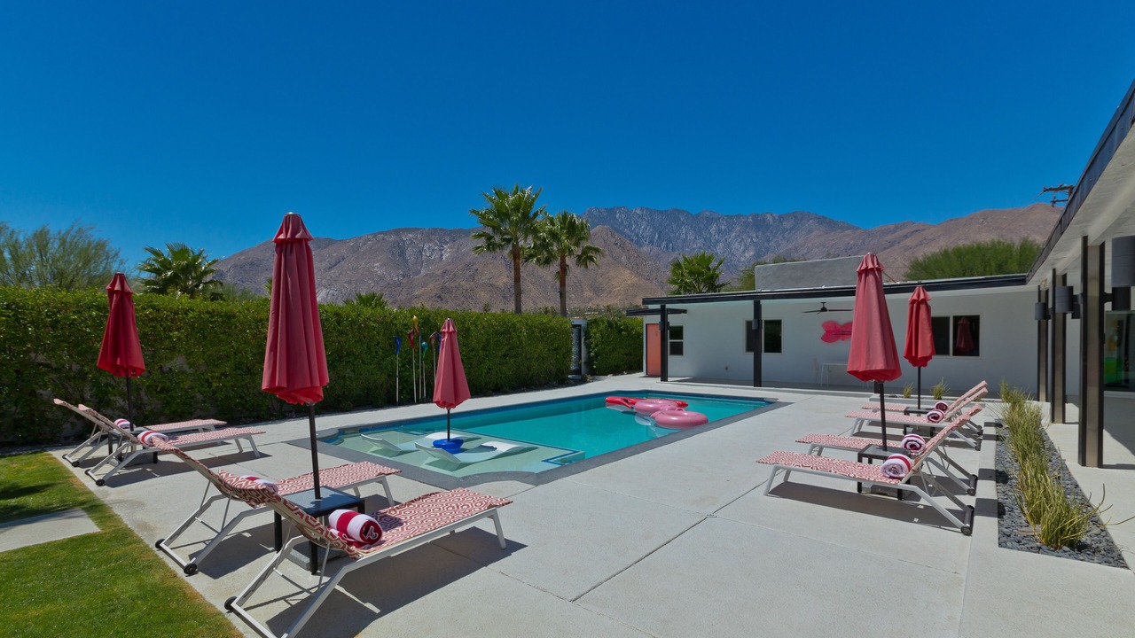 Photo of Outdoor in Racquet Club West