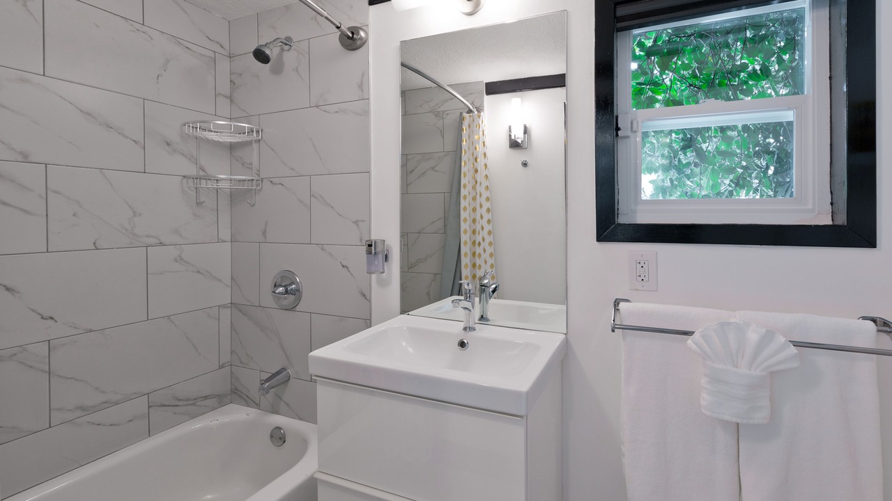 Photo of Bathroom in Racquet Club West