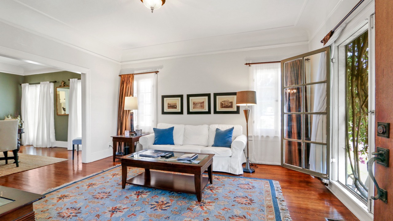 Photo of Livingroom in Larchmont