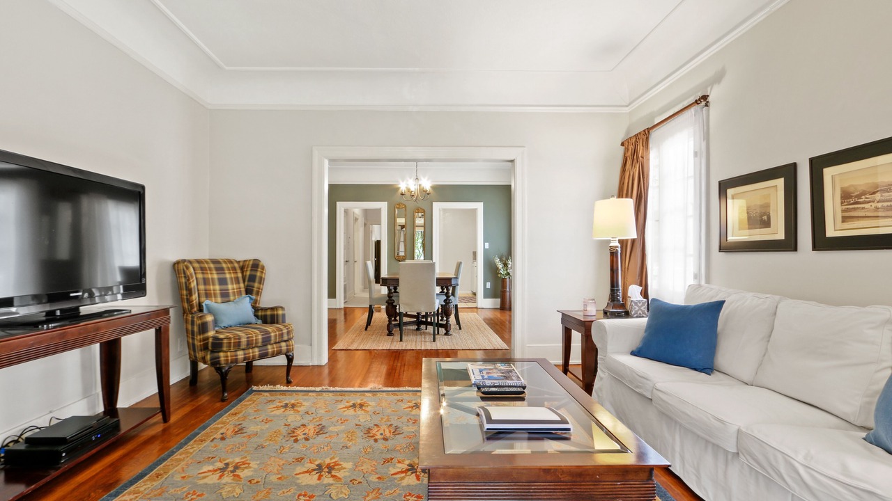 Photo of Livingroom in Larchmont