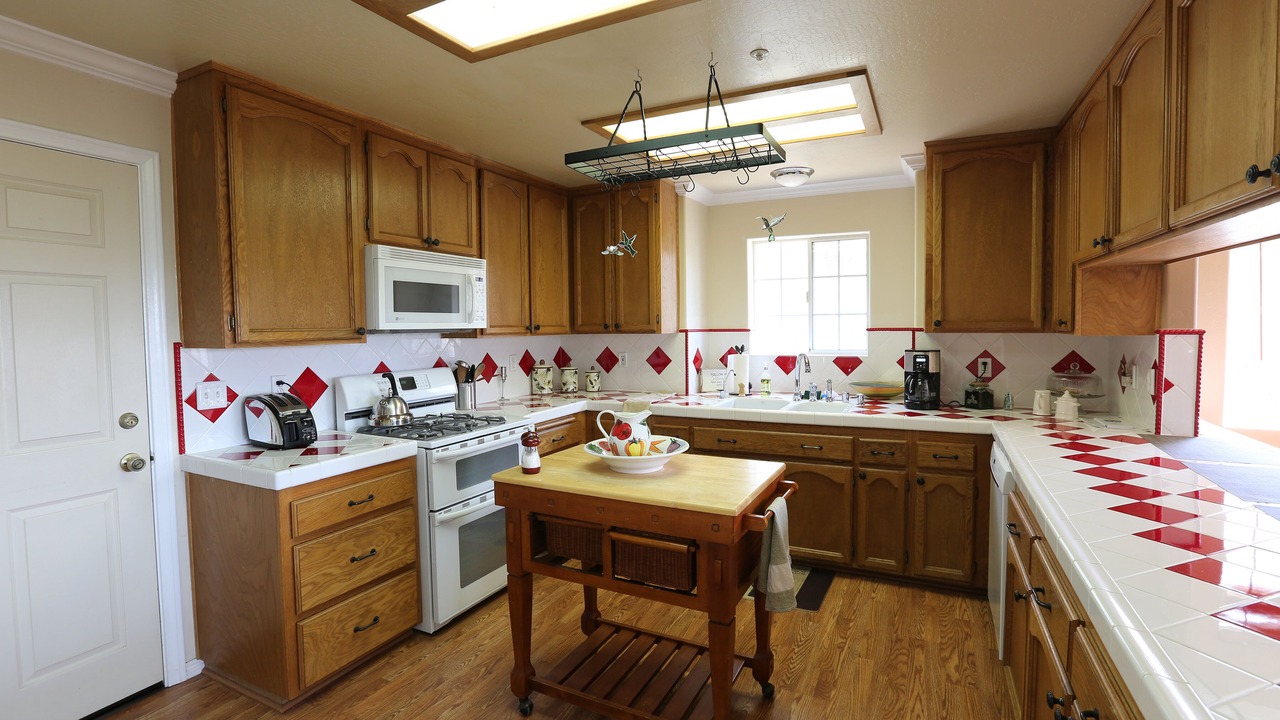Photo of Kitchen in Lake Arrowhead