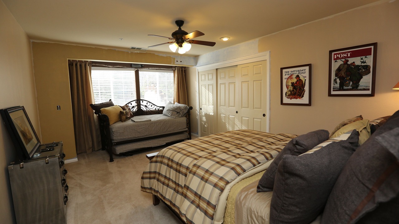 Photo of Bedroom in Lake Arrowhead