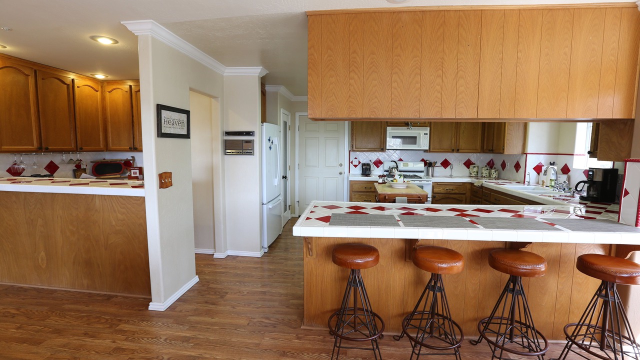 Photo of Kitchen in Lake Arrowhead