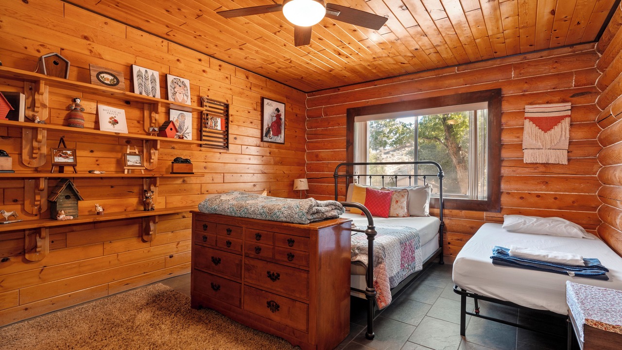 Photo of Bedroom in Wofford Heights